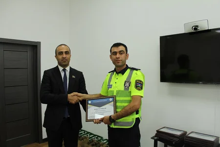 Narkoman sürücülərə qarşı mübarizədə fərqlənən yol polislərinə mükafat verilib