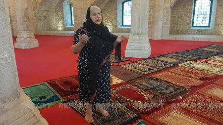 Shusha residents visit Yukhari Govhar Aga mosque, perform prayers