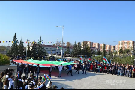 Mingəçevirdə Dövlət Bayrağı günü münasibətilə yürüş keçirilib - FOTO