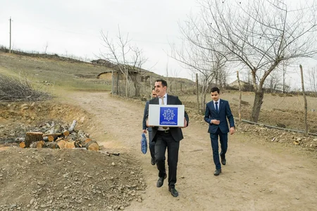 Heydər Əliyev Fondu aztəminatlı ailələrə ənənəvi Novruz sovqatları paylayır