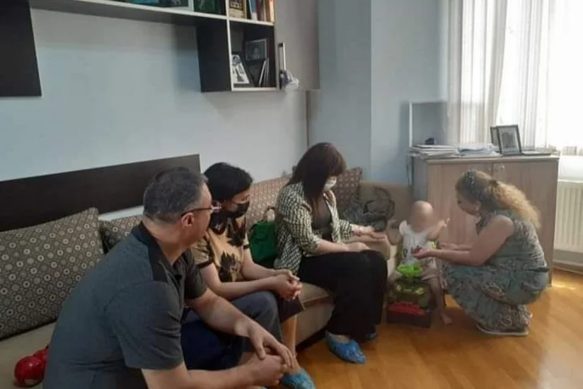 Dövlət Komitəsi valideyinləri narkotik aludəçisi olan uşaqla bağlı məlumat yaydı