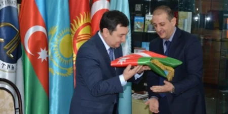 Азербайджан предоставил музейные экспонаты Международной Тюркской академии