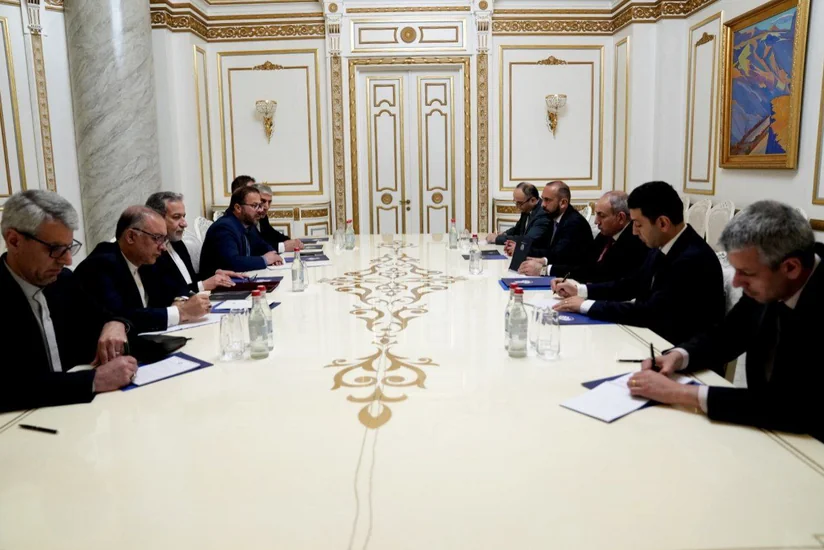 Pashinyan and Araghchi discuss peace agreement between Armenia and Azerbaijan - UPDATED