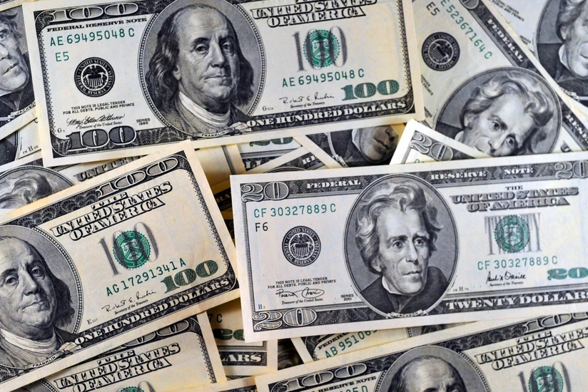 Курс доллара в России превысил 70 рублей