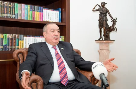 Eldar Quliyev: Hacıbala Abutalıbov Azərittifaqın satış yerlərini sökdürdüyünə görə satış yarmarkası təşkil edə bilmirik - MÜSAHİBƏ