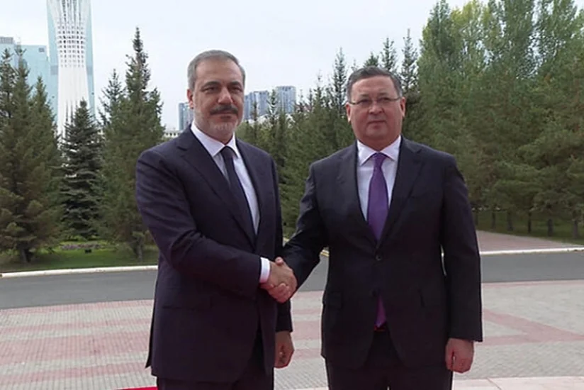 Hakan Fidan Antalyada Qazaxıstan XİN başçısı ilə görüşüb