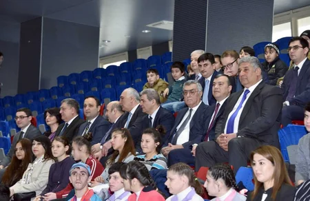 Azad Rəhimov və Sahil Babayev Ümumdünya Xüsusi Yay Olimpiya Oyunlarına hazırlaşan atletlərlə görüşüb