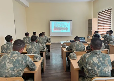 Müstəqillik Günü münasibətilə Azərbaycan Ordusunda silsilə tədbirlər keçirilib