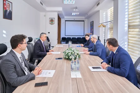 Vəkillər Kollegiyasının sədri ikinci “Yüksəliş” müsabiqəsinin qalibi ilə görüşüb