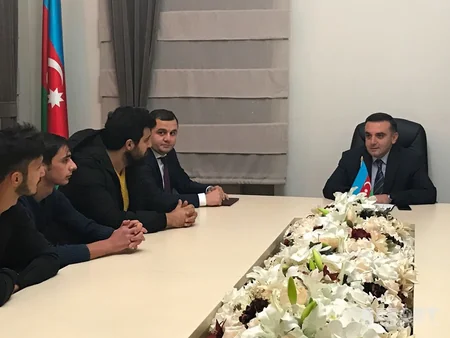 Azərbaycanın baş konsulu Batumidə təhsil alan azərbaycanlı tələbələrlə görüşüb