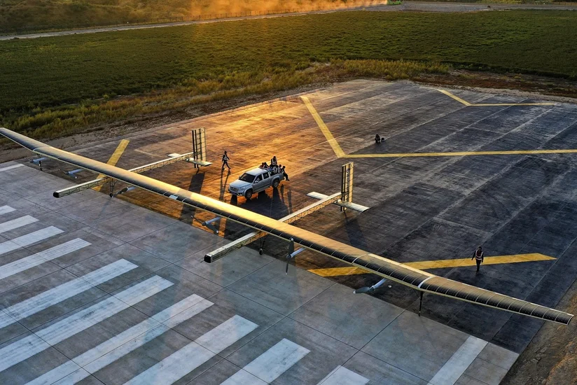 Китай испытал беспилотник на солнечных батареях для полетов в ближнем космосе