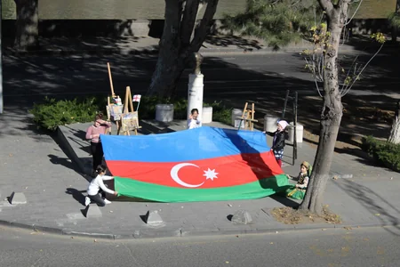 Tbilisidə “Azərbaycan bayrağı” fləşmobu keçirilib