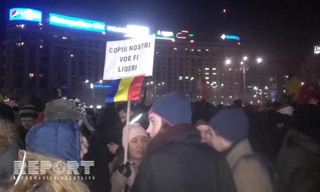 Rumıniyada hökumətin istefası tələbi ilə etiraz aksiyaları davam edir - FOTO