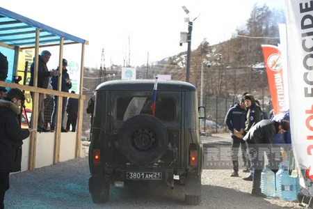 Total of 30 vehicles of peacekeepers move freely through Khankandi-Lachin road