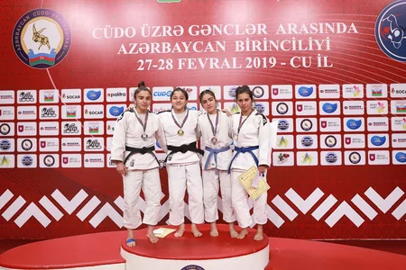Gənc cüdoçular arasında Azərbaycan birinciliyinin ilk qalibləri müəyyənləşib