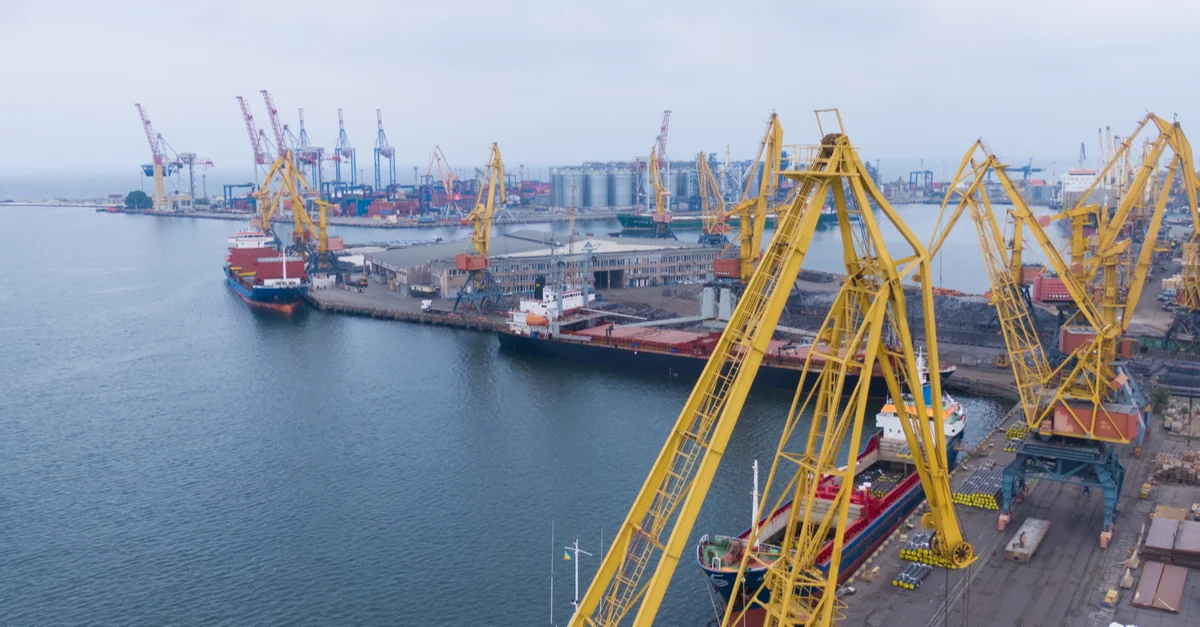 Russia blockades Ukrainian ports