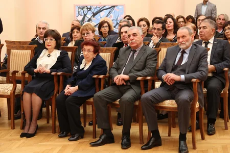 Fəxri adlar alan mədəniyyət və incəsənət xadimlərinə mükafatları təqdim edilib