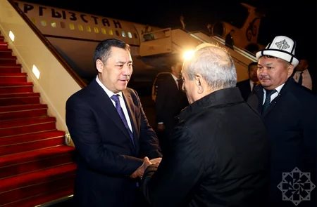 Qırğızıstan Prezidenti Sadır Japarov Azərbaycana işgüzar səfərə gəlib