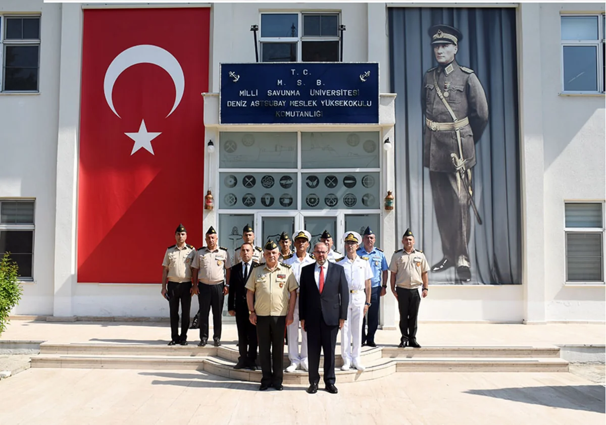 Milli Müdafiə Universitetinin rektoru Türkiyədə təhsil alan azərbaycanlı kursantlarla görüşüb