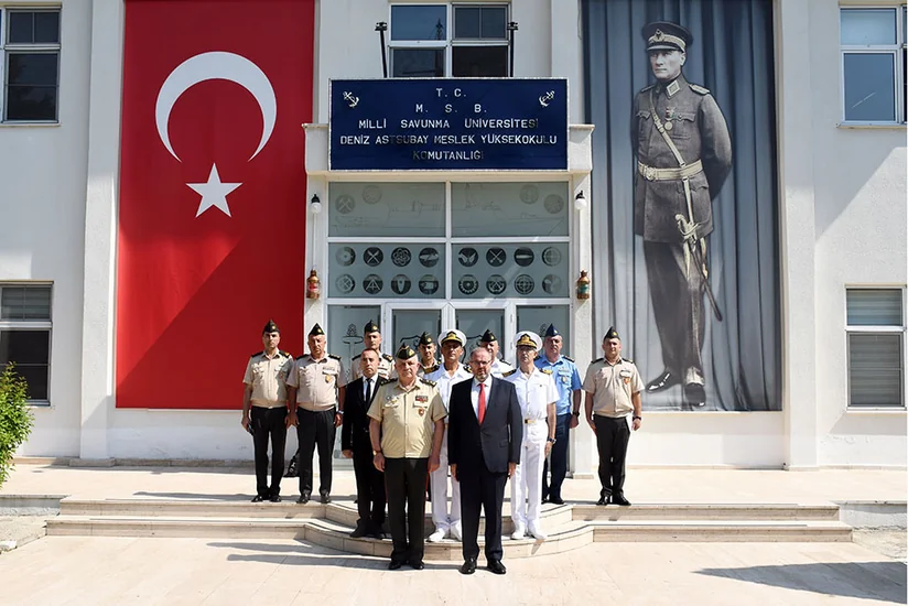 Milli Müdafiə Universitetinin rektoru Türkiyədə təhsil alan azərbaycanlı kursantlarla görüşüb