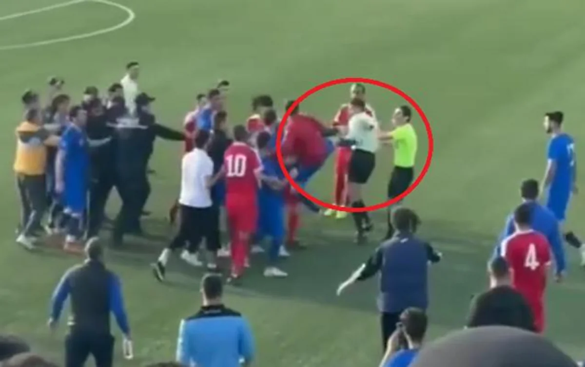 Azərbaycan çempionatının oyununda hakimlər döyülüb