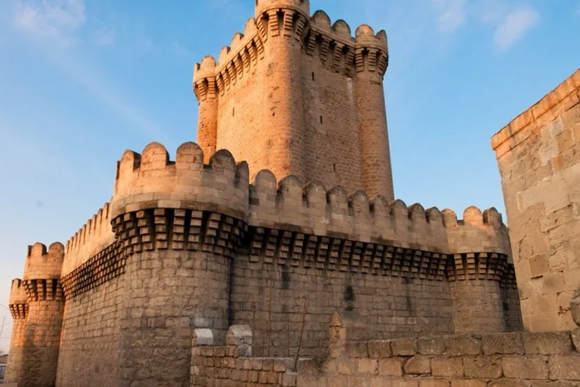 Parlamentdə tarixi abidələrin pasportlaşdırılması məsələsi müzakirə edilib