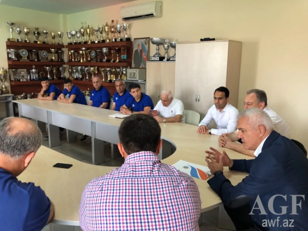Avropa çempionatında medal qazanan güləşçilər mükafatlandırılıb