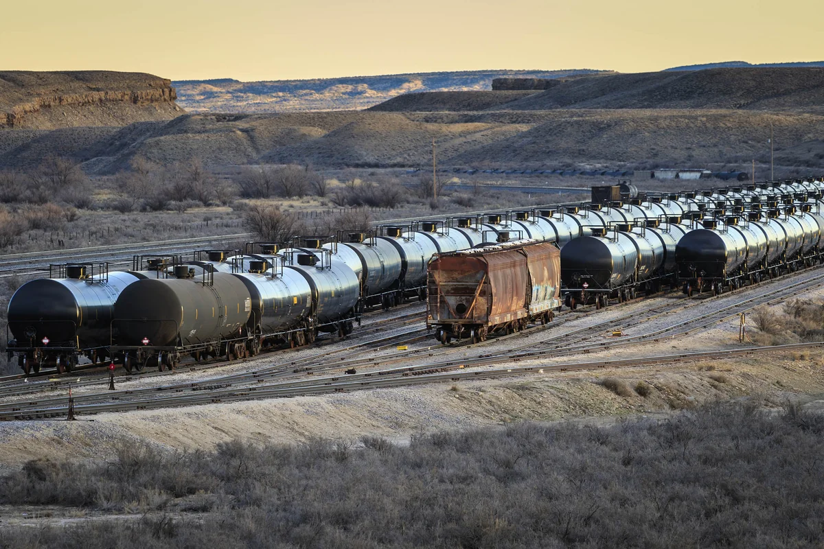 Азербайджан экспортировал сырую нефть на 8,5 млрд долларов