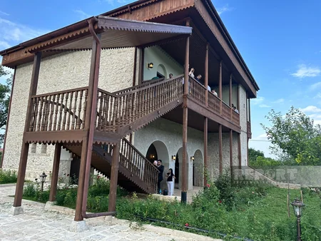 Qlobal Forumun iştirakçıları Şuşanın tarixi məkanları və əsrarəngiz təbiəti ilə tanış olublar