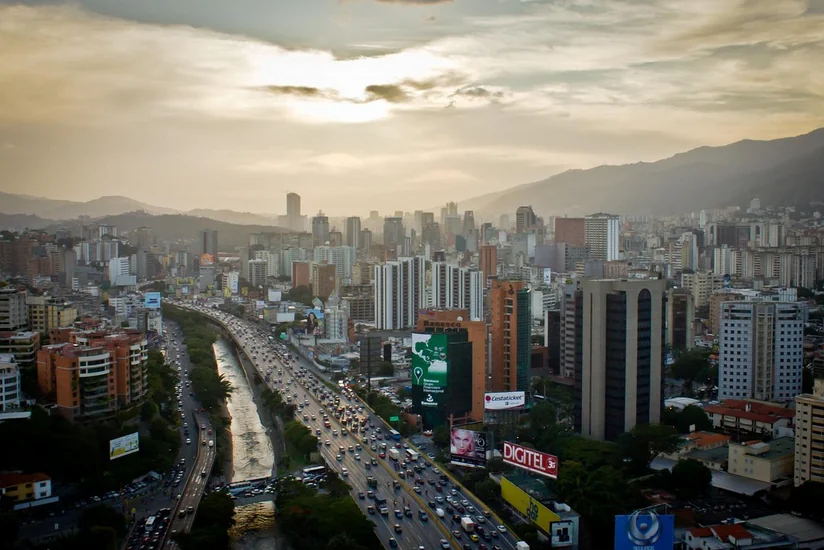 В Венесуэле продлили запрет на полеты до ноября