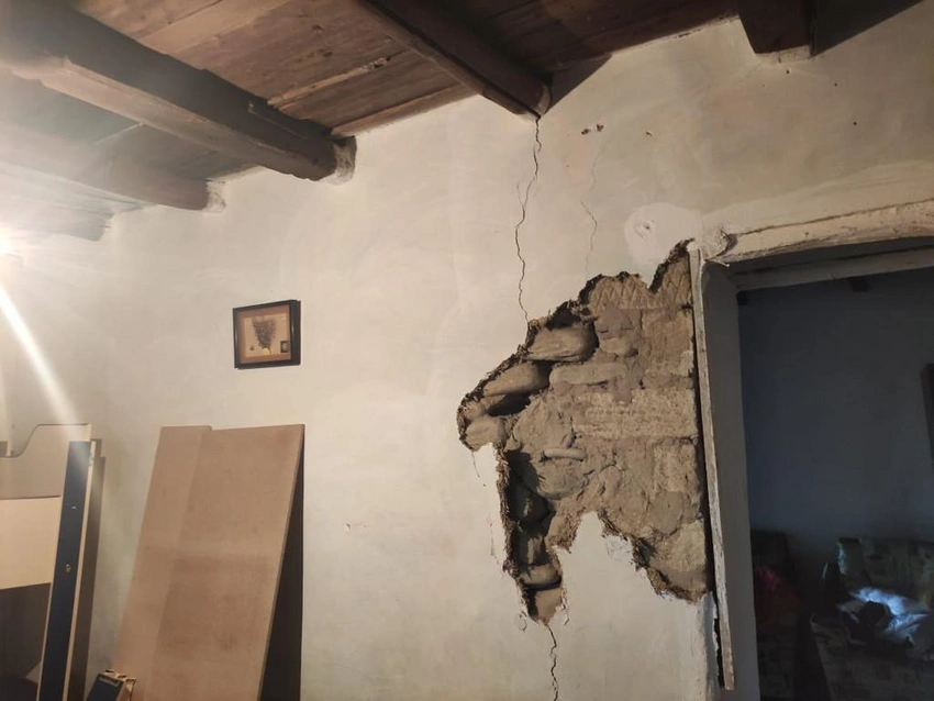 Siyəzəndə torpaq sürüşməsi olub