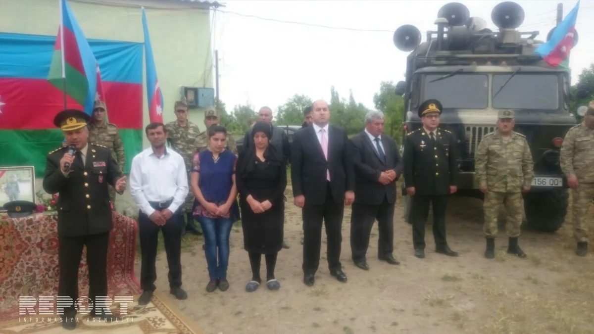 Azərbaycan Ordusunun şəhid olan hərbçisinin medalı anasına təqdim edilib - FOTO