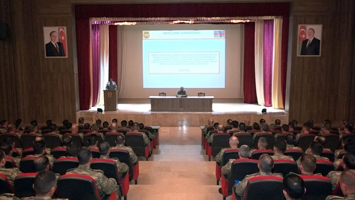 Naxçıvan Qarnizonu qoşunlarında toplantı keçirilib - VİDEO