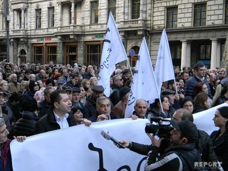 Противники Михаила Саакашвили провели в Тбилиси марш протеста