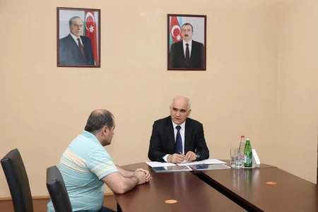 İqtisadiyyat naziri və müavinləri vətəndaşları qəbul edib