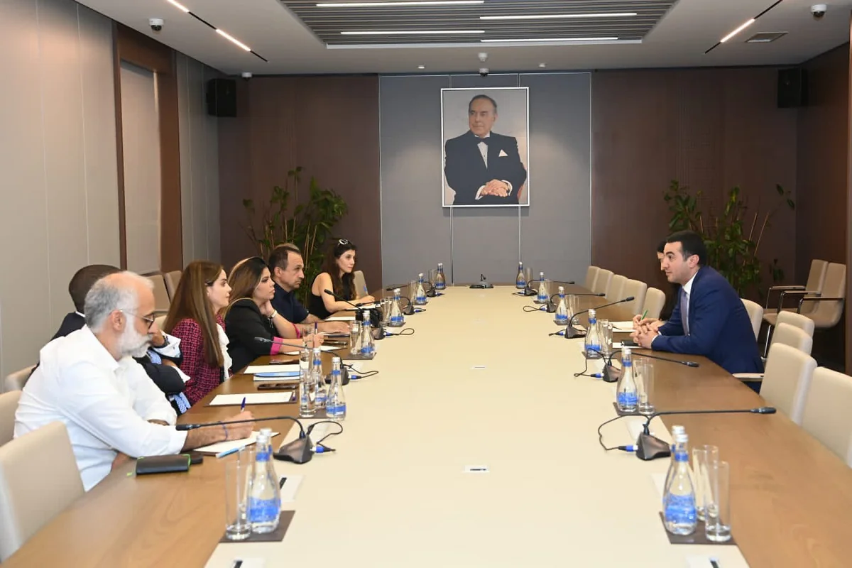 Azerbaijani MFA spokesperson informs journalists from US about situation in region