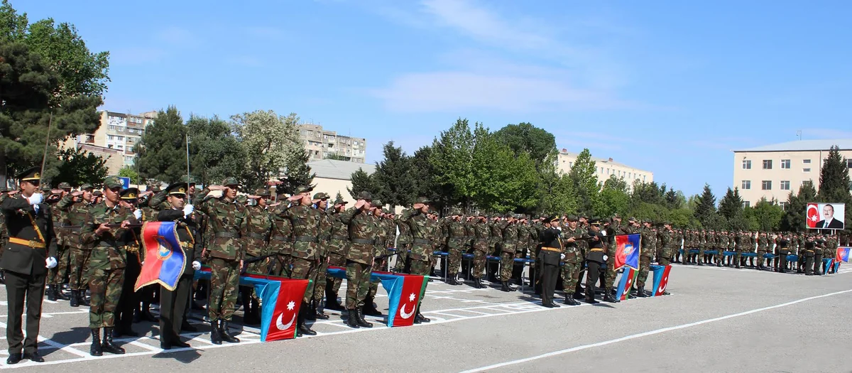 Daxili Qoşunlarda gənc əsgərlərin təntənəli andiçmə mərasimi keçirilib