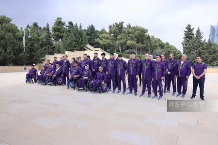 Azərbaycan paralimpiyaçıları Fəxri xiyabanı və Şəhidlər xiyabanını ziyarət ediblər - VİDEO