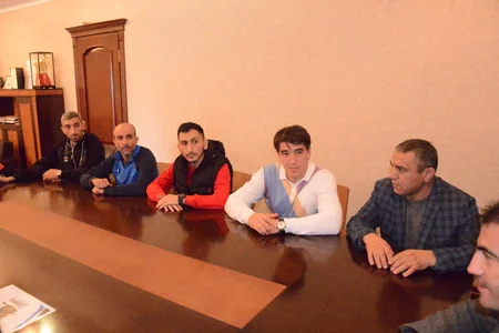 Avropa çempionatında uğur qazanmış taekvondoçularla görüş olub