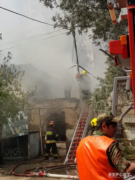 Bakıda fərdi yaşayış evində yanğın olub - FOTO - VİDEO