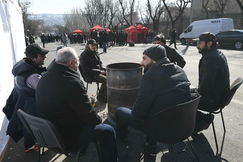 Protesters spend second night in tents in Yerevan