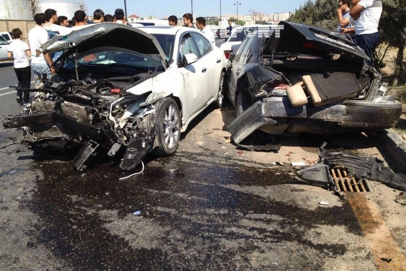 Bakıda zəncirvari qəza baş verib, yaralananlar var - FOTO