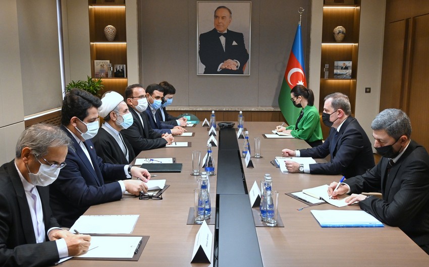 İranın daha bir rəsmisi Zəfər münasibətilə Azərbaycanı təbrik etdi