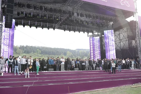 Xarıbülbül Festivalının qonaqları Şuşaya toplaşırlar