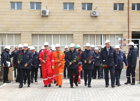 Представители SOCAR и французской компании Total побывали на Нефтяных Камнях