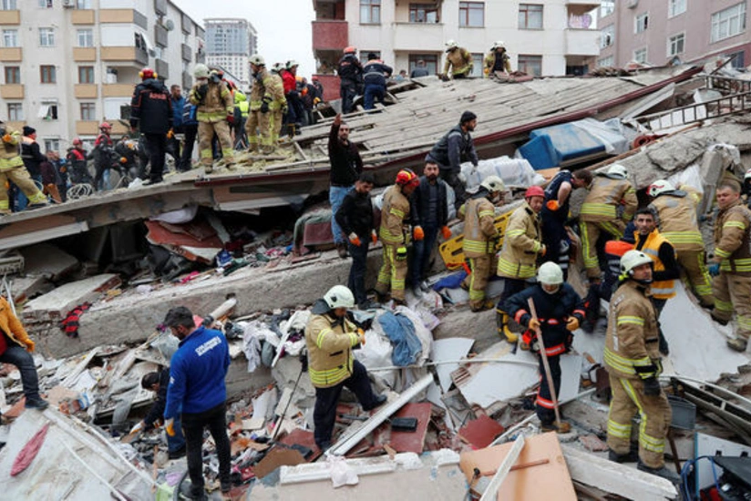 İstanbulda binanın çökməsi nəticəsində ölənlərin sayı 17 nəfərə çatıb