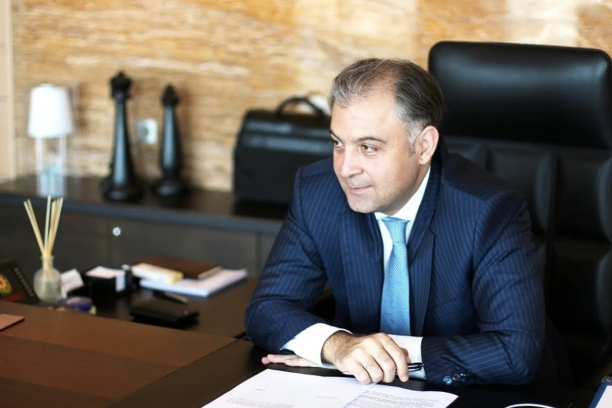 Xalid Əhədov: “Azərbaycanda imzalanmış fərmanın presedenti yoxdur”