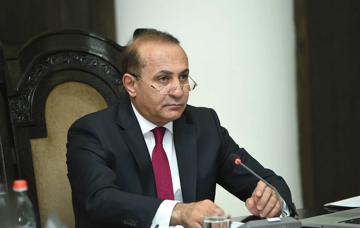 Former Armenian prime minister leaves ruling party