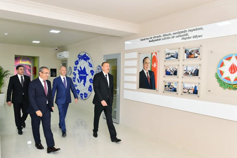 Президент Ильхам Алиев ознакомился с условиями, созданными в академии IT STEP Бакинского профессионального лицея номер 9