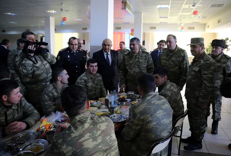 Müdafiə naziri “Açıq qapı” günündə Qusar rayonunda olub